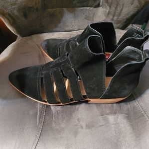 FRYE AND CO. Black Suede Cut-Out Booties